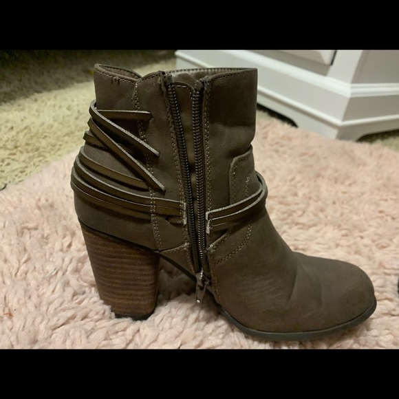 Madden Girl Brown Boots - Picture 2 of 4